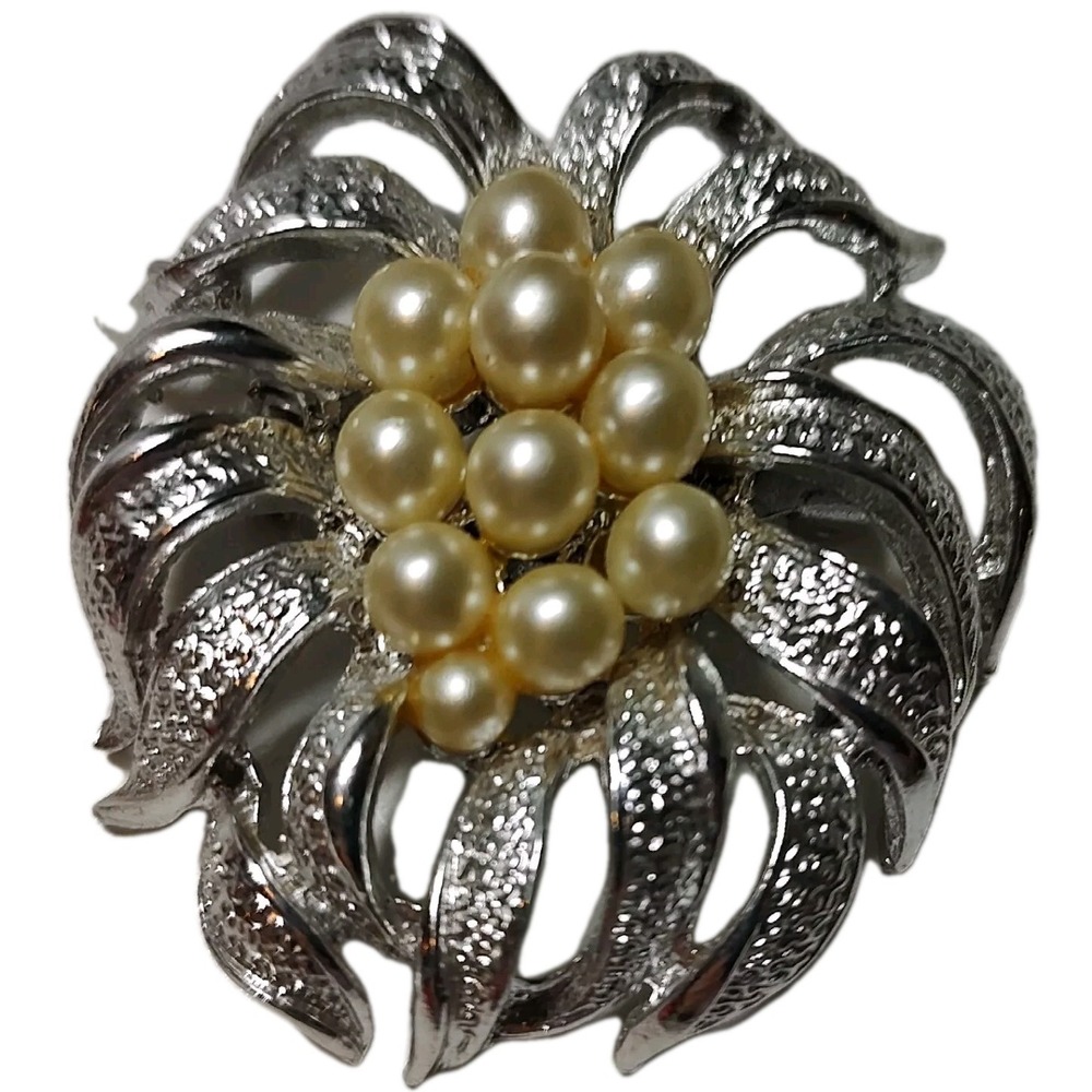 Vintage Floral Brooch Silver Tone Leaves Faux Pearls Jewelry Brooch Pin 1.625 in